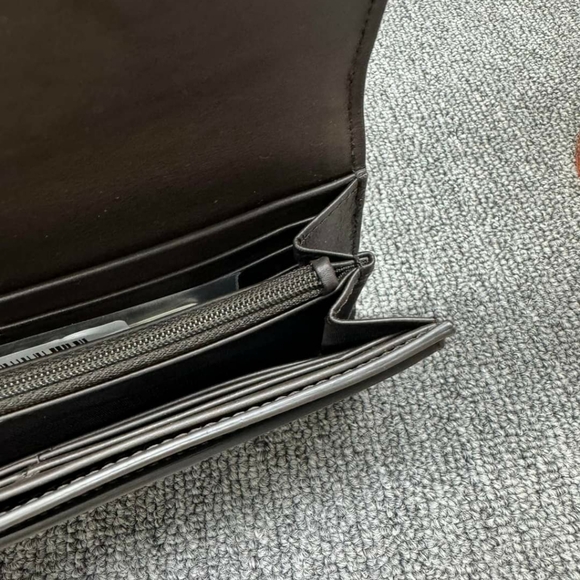 100% Authentic Gucci Leather Wallet - Picture 15 of 15